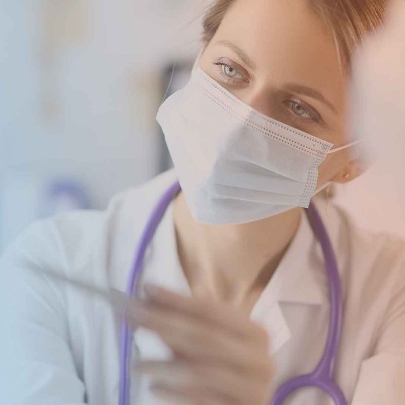 Ärztin erklärt den Unterschied zwischen COPD und Alpha1
