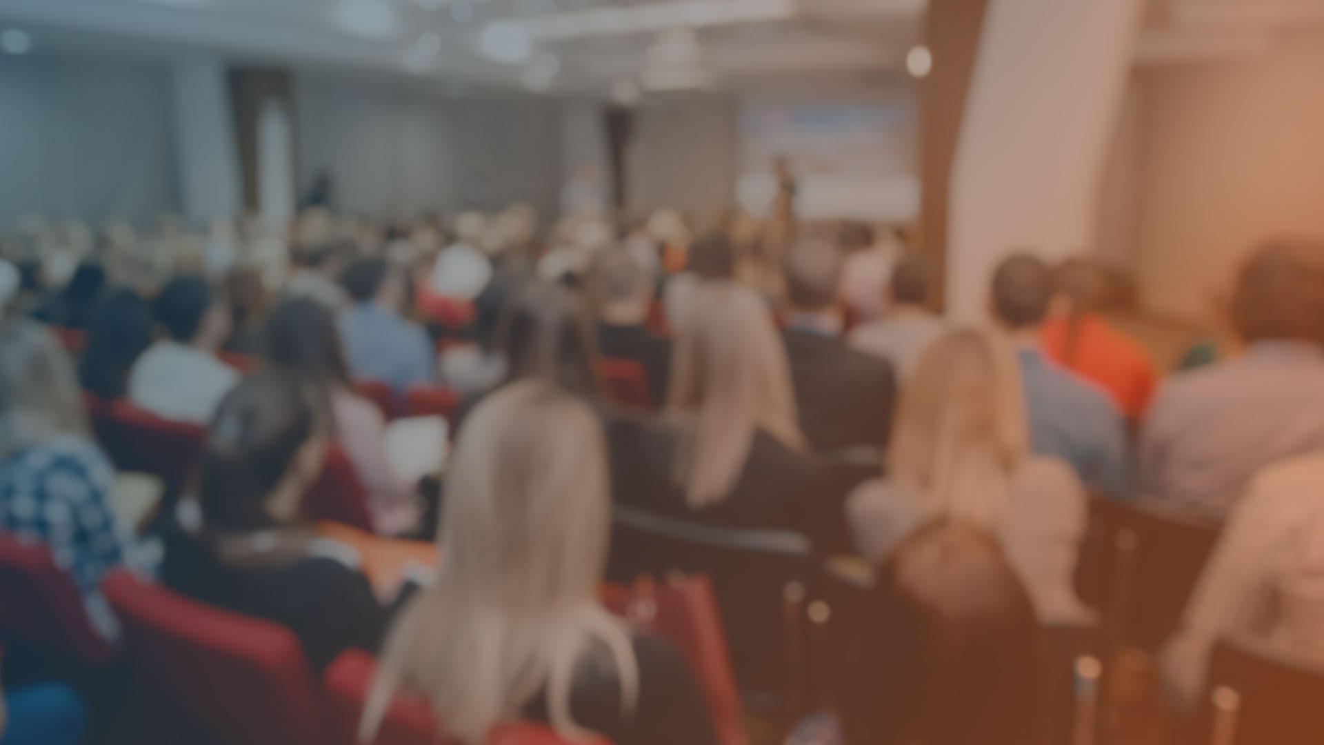 Alpha1-Gruppenleiter bei einem Vortrag