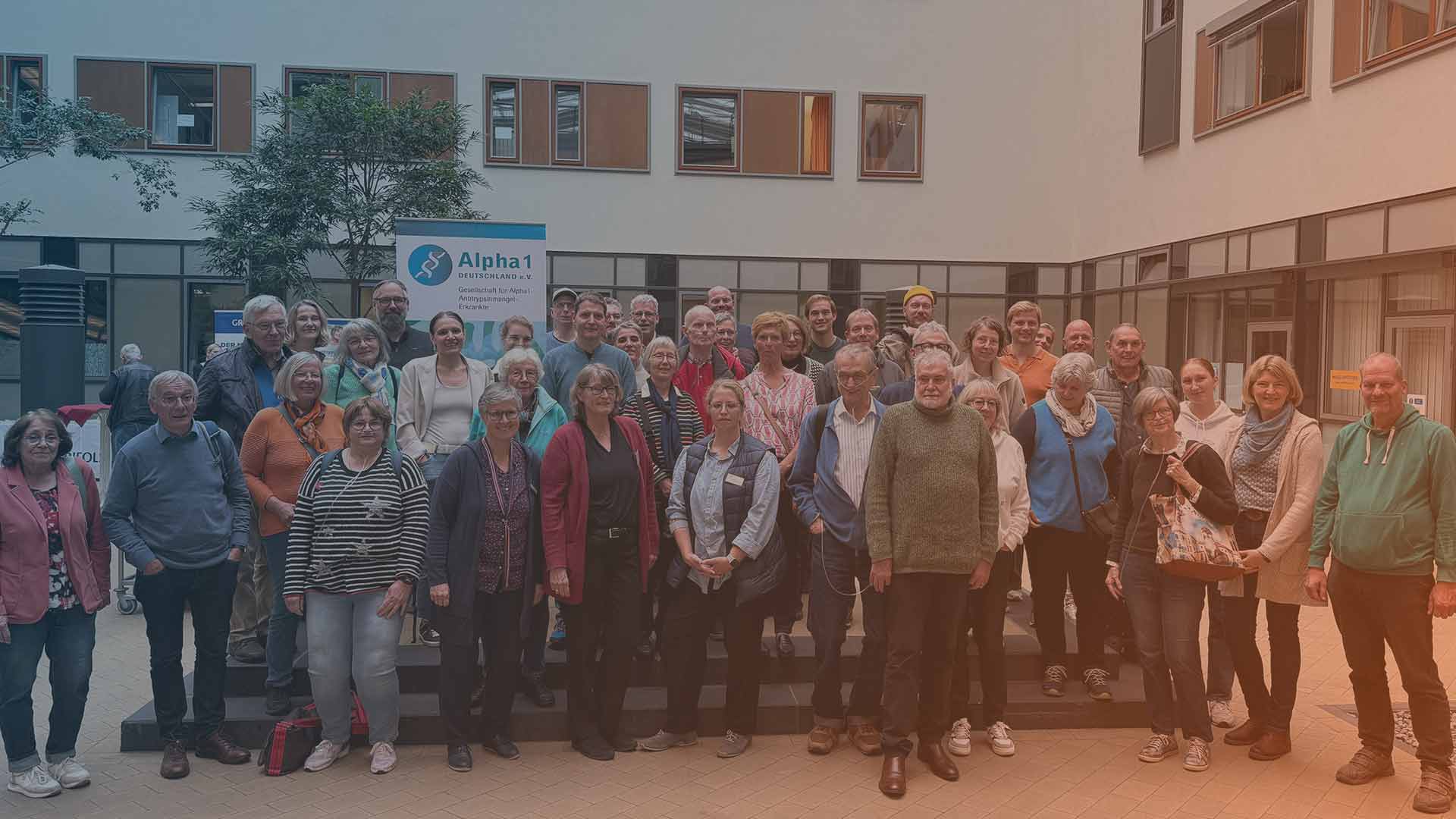 Menschenmenge versammelt auf dem Alpha1 Patiententag in Hamburg