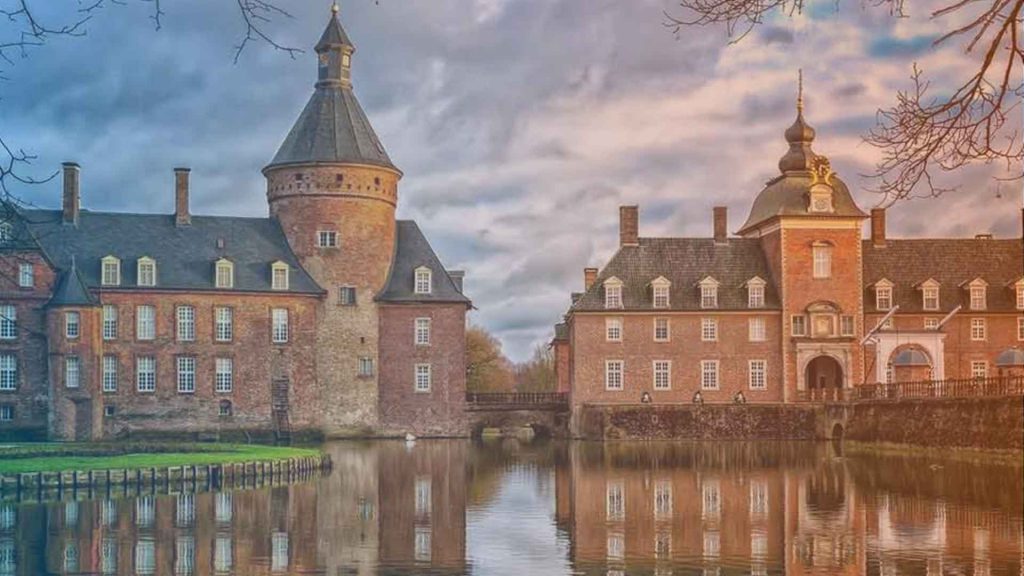 Das Schloss im Münsterland, hier fand das erste Gruppentreffen am der SHG Münsterland statt.