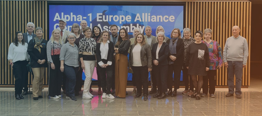 Gruppenbild der Alpha1 Europe Alliance und die Zusammenfassung Ihrer Arbeitsschwerpunkte aus dem Jahr 24/25